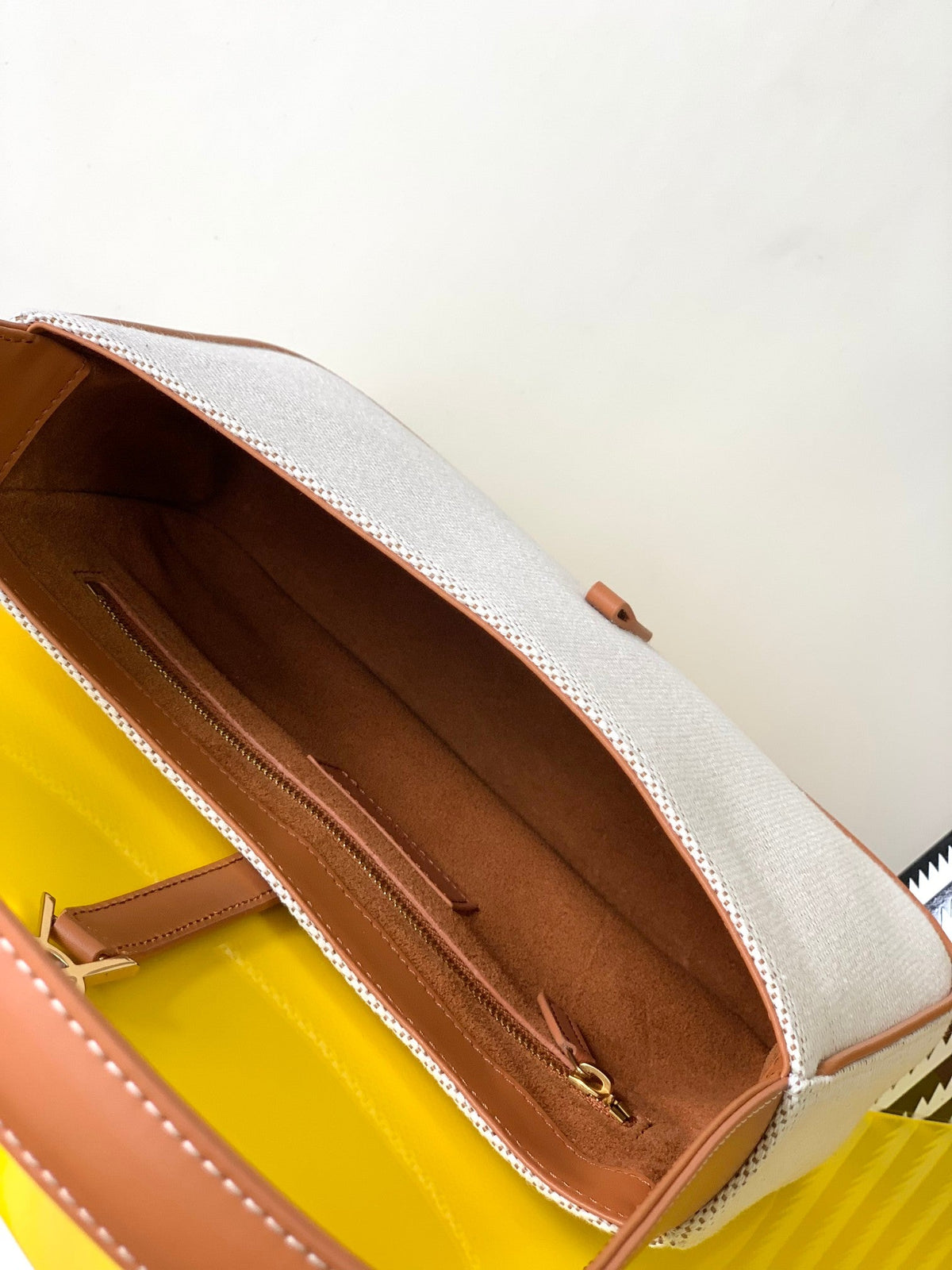 YSL LE 5 ¡§¡è 7 in canvas and leather - 23 X 16 X 6.5 CM