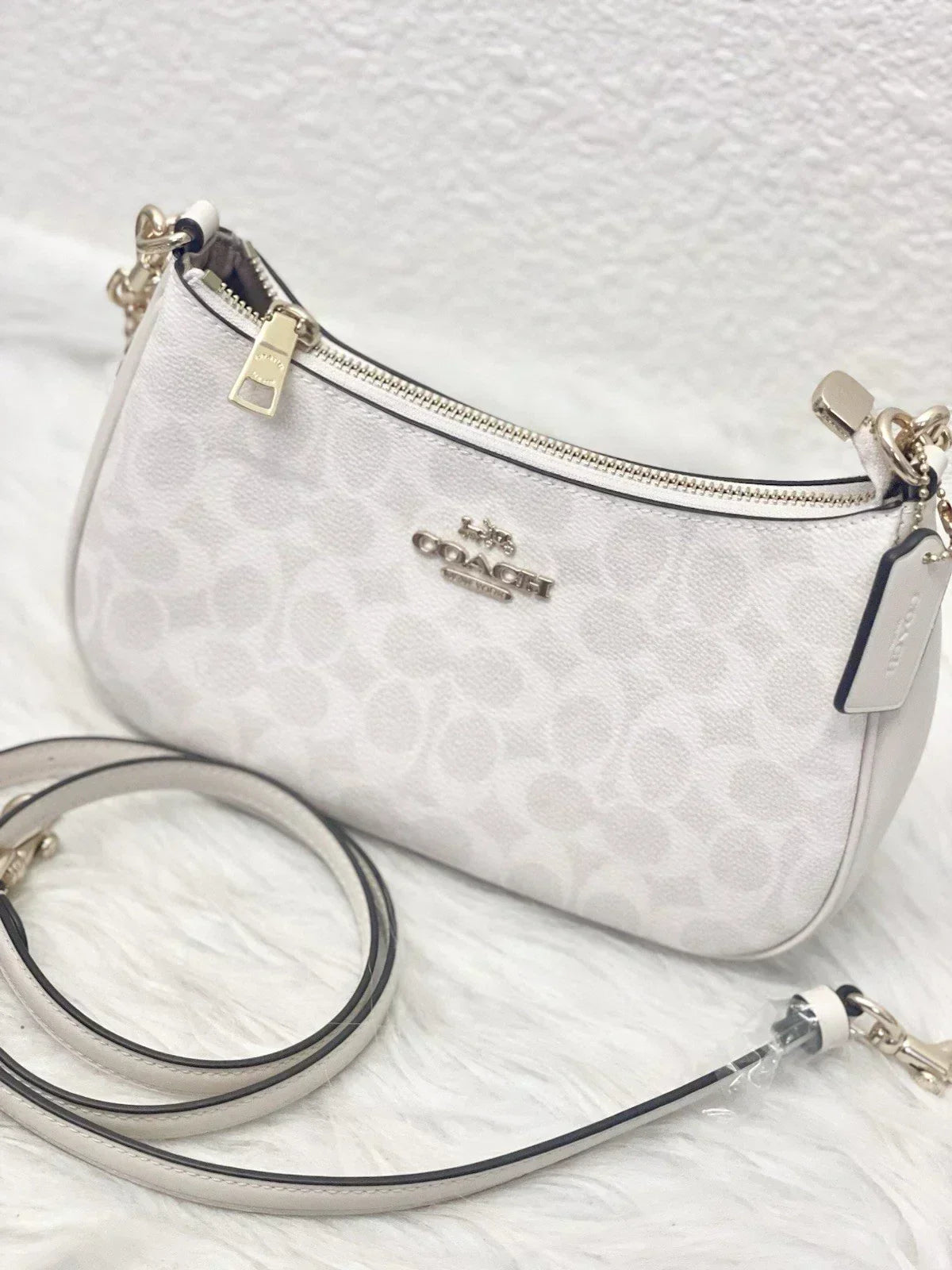 COACH Women¡¯s Teri Shoulder Bag Signature Canvas