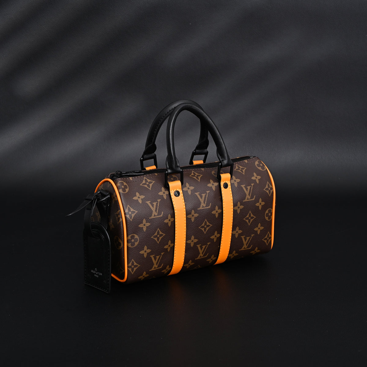 Louis Vuitton Keepall Bandouli¨¨re 50 ¨C Monogram Canvas with Neon Orange Trim