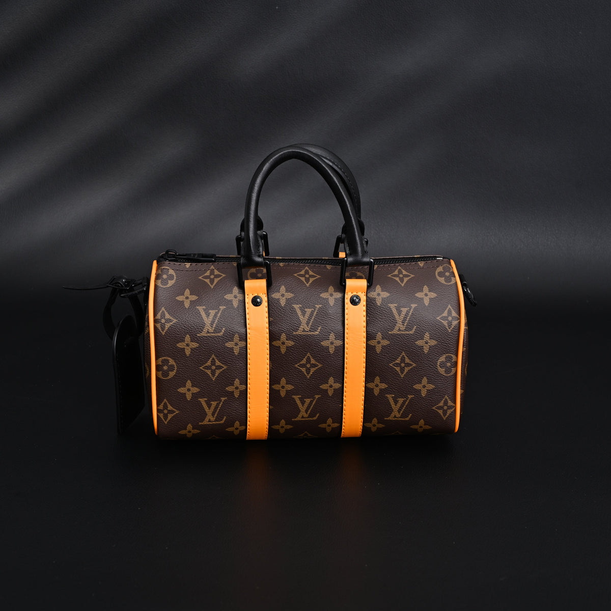 Louis Vuitton Keepall Bandouli¨¨re 50 ¨C Monogram Canvas with Neon Orange Trim