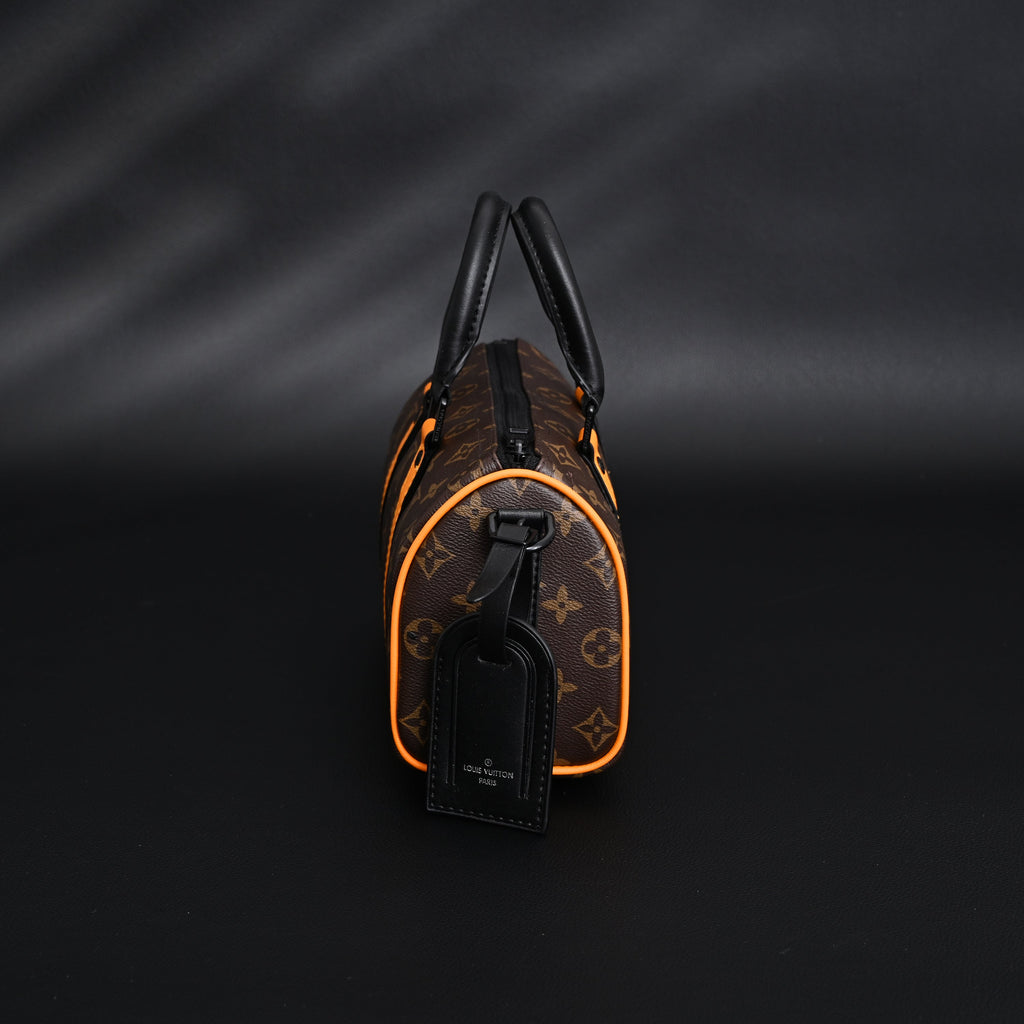 Louis Vuitton Keepall Bandouli¨¨re 50 ¨C Monogram Canvas with Neon Orange Trim