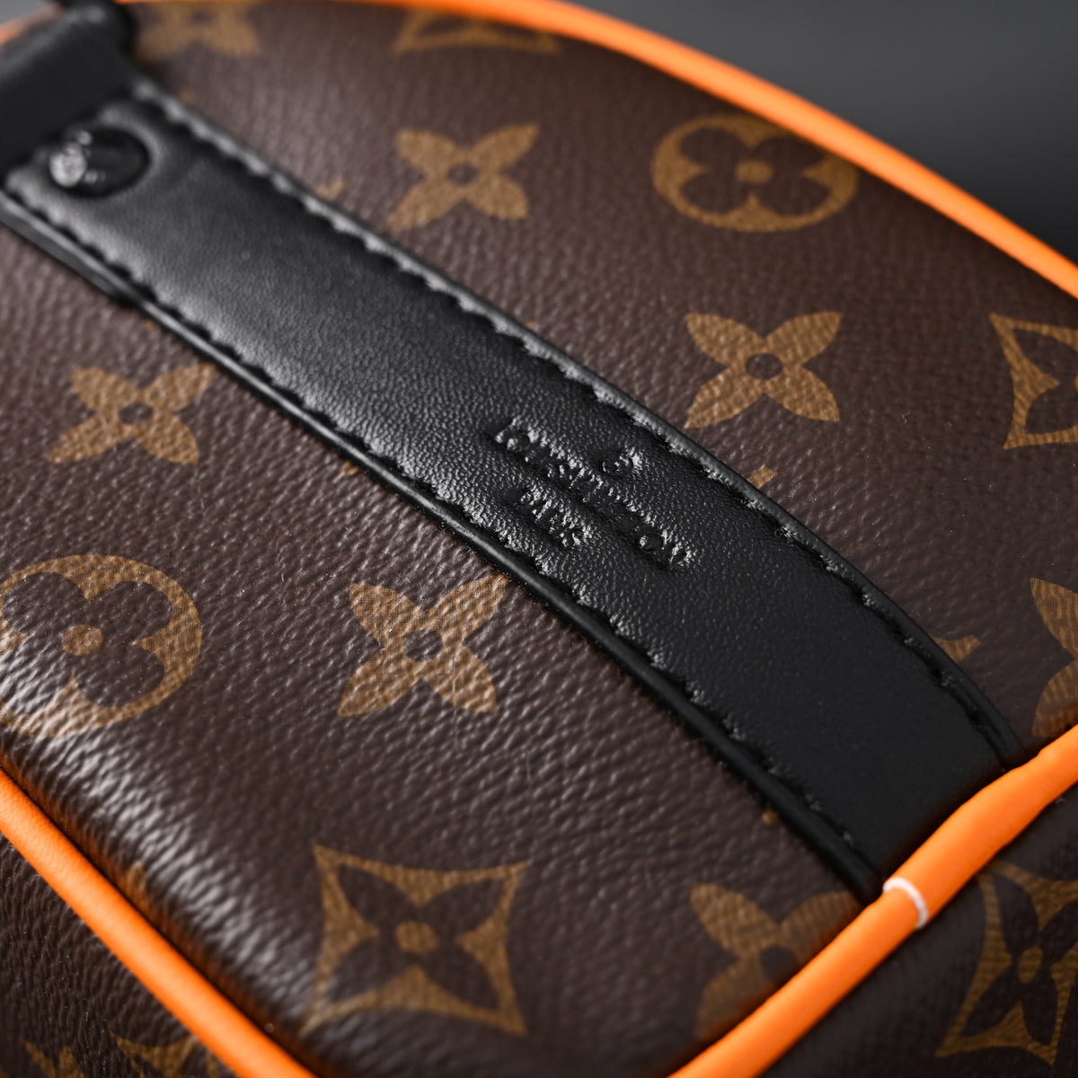 Louis Vuitton Keepall Bandouli¨¨re 50 ¨C Monogram Canvas with Neon Orange Trim