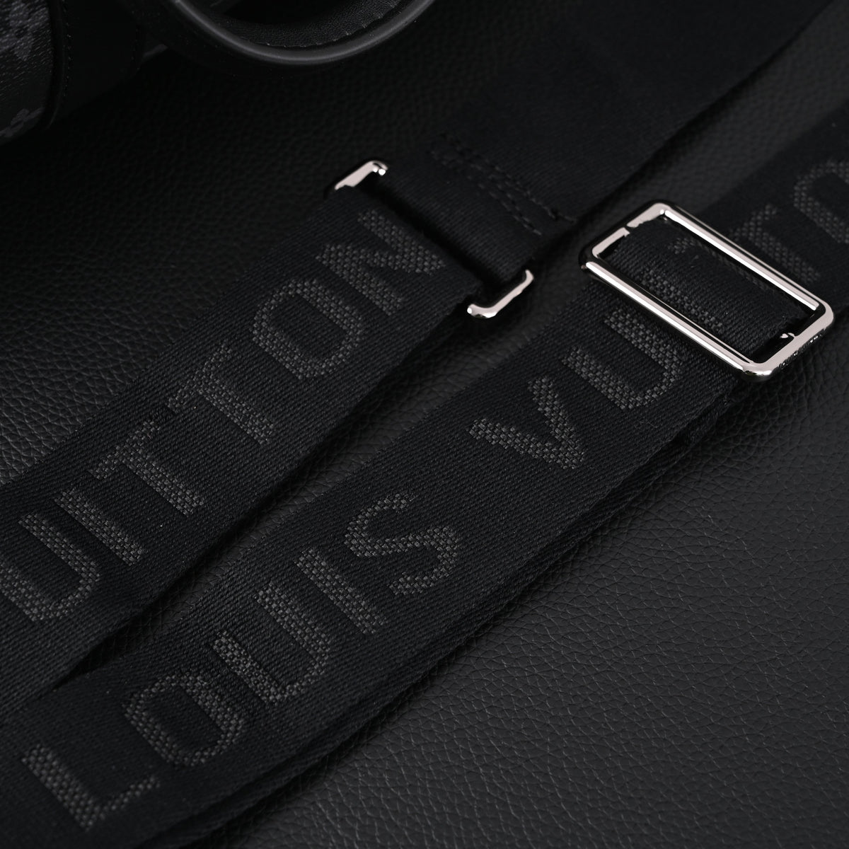 Louis Vuitton Keepall Bandouli¨¨re 50 ¨C Monogram Eclipse Canvas