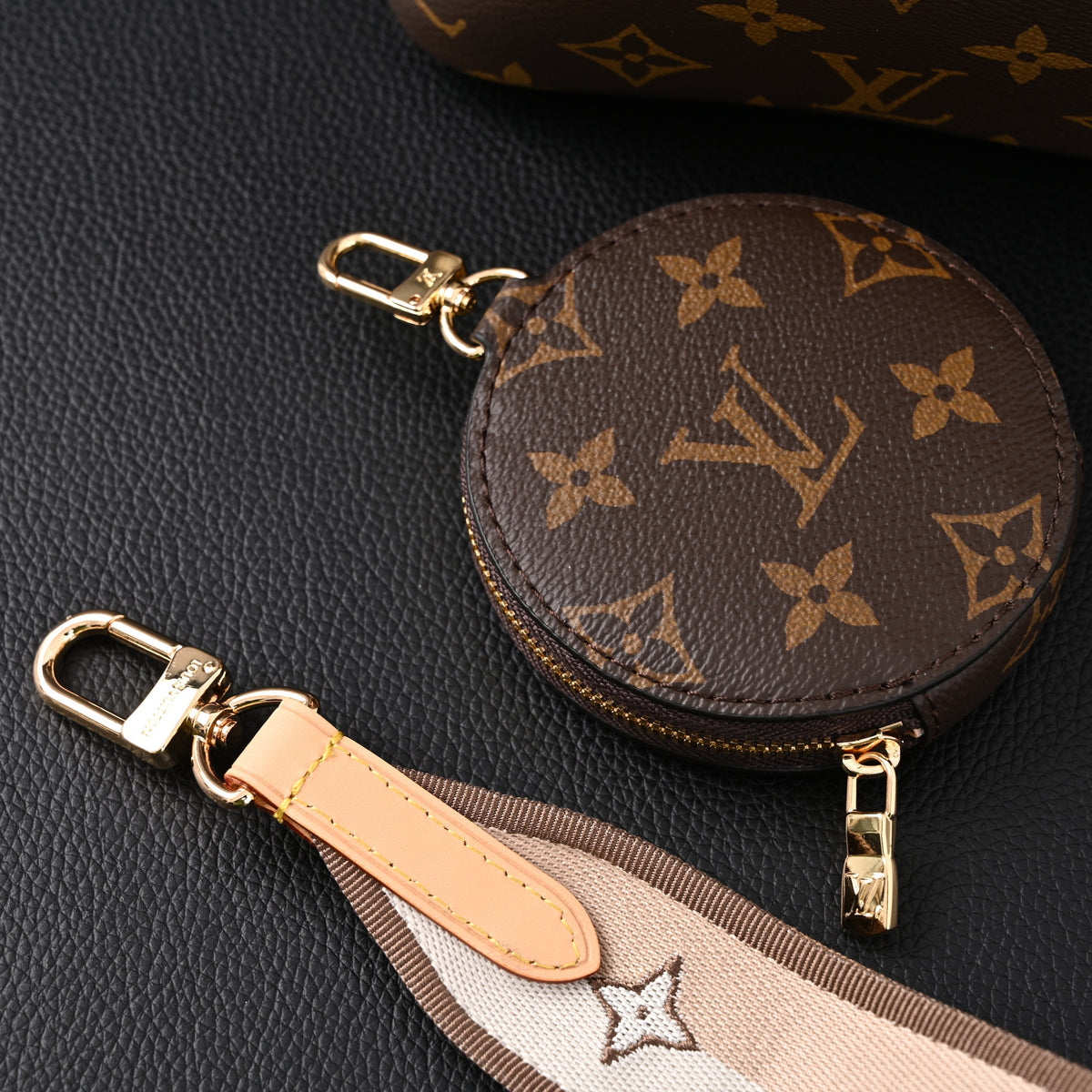 Louis Vuitton NeoNoe BB Bucket Bag ¨C Monogram Canvas with Removable Coin Purse