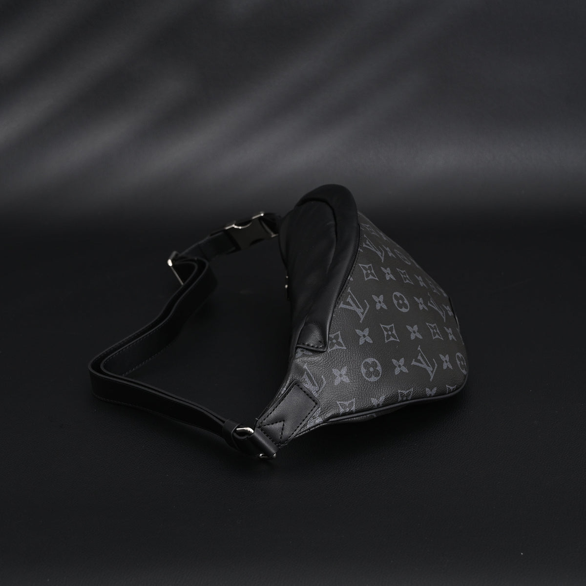 Louis Vuitton Discovery Bumbag ¨C Monogram Eclipse