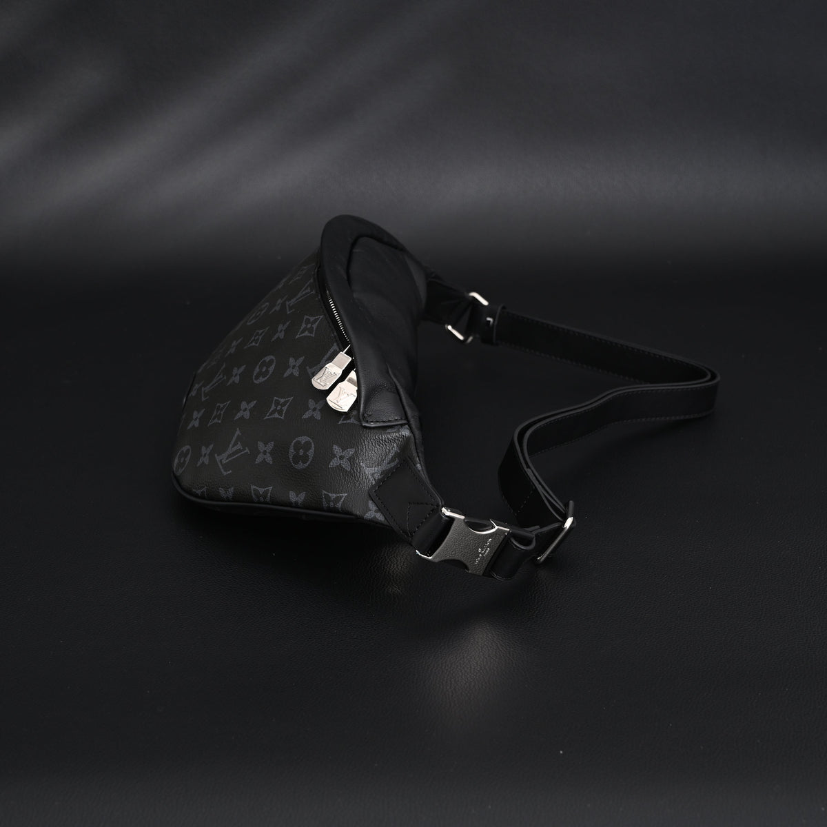 Louis Vuitton Discovery Bumbag ¨C Monogram Eclipse