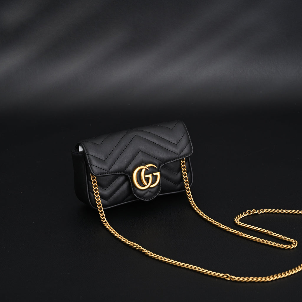 Gucci GG Marmont Matelass¨¦ Mini Shoulder Bag ¨C Black Leather with Gold Chain
