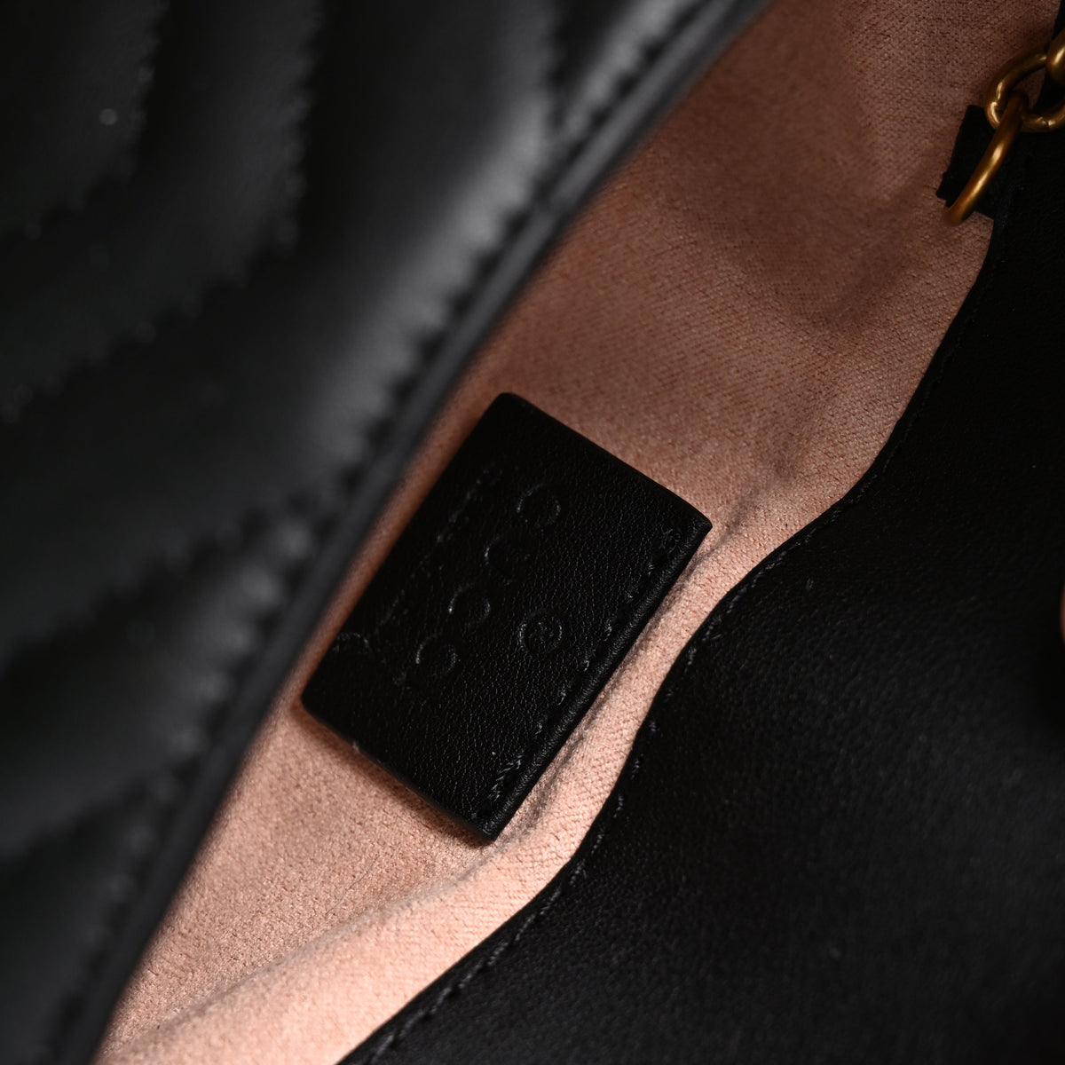 Gucci GG Marmont Matelass¨¦ Mini Shoulder Bag ¨C Black Leather with Gold Chain