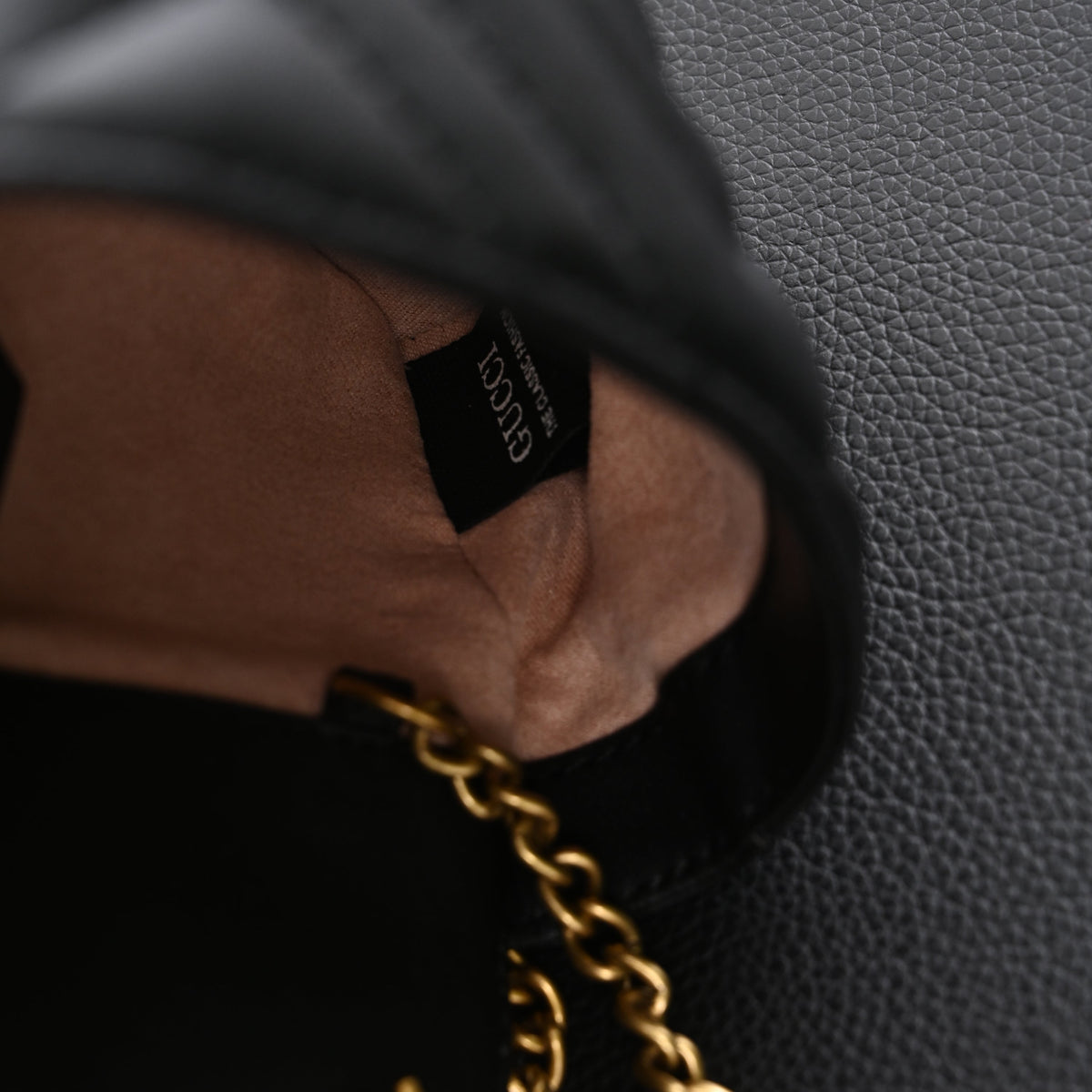 Gucci GG Marmont Matelass¨¦ Mini Shoulder Bag ¨C Black Leather with Gold Chain