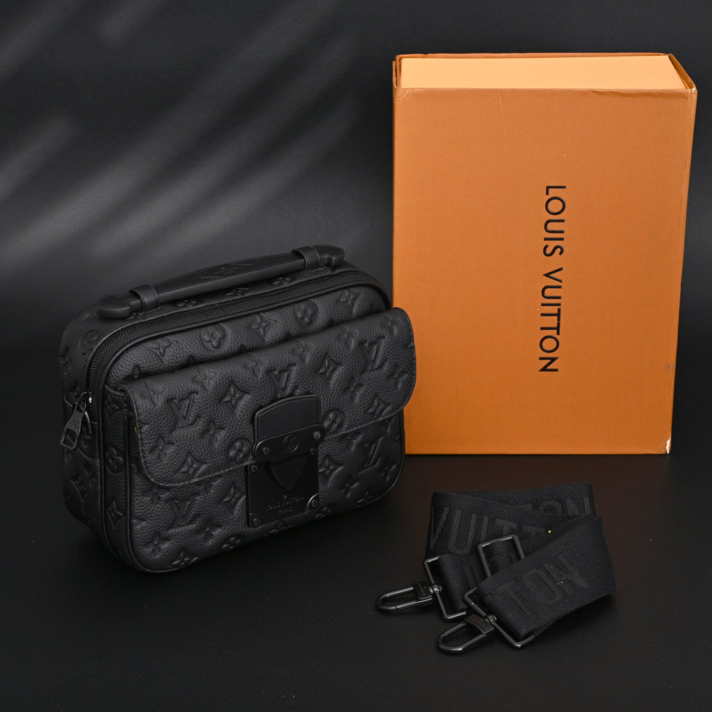 Louis Vuitton Capucines BB Top Handle Bag ¨C Black Taurillon Leather