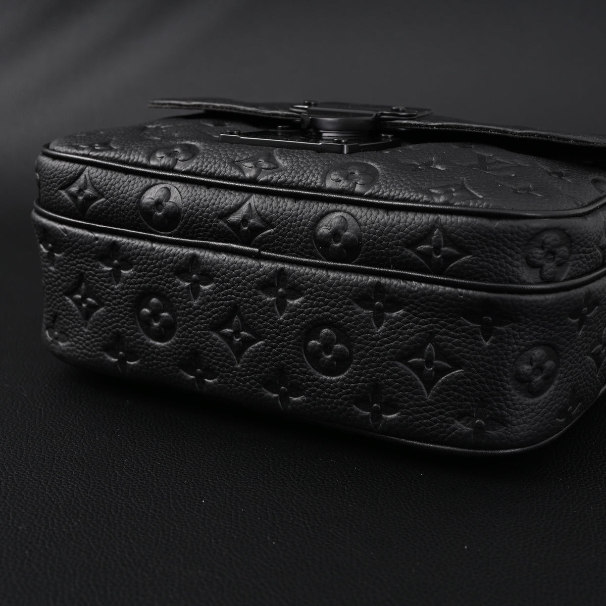 Louis Vuitton Capucines BB Top Handle Bag ¨C Black Taurillon Leather