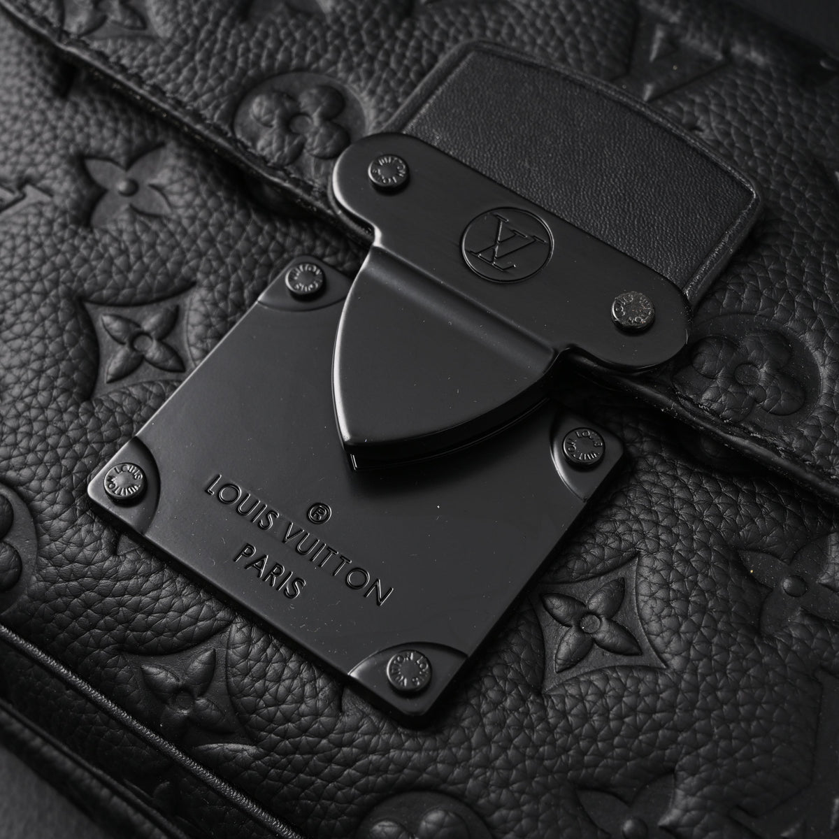 Louis Vuitton Capucines BB Top Handle Bag ¨C Black Taurillon Leather