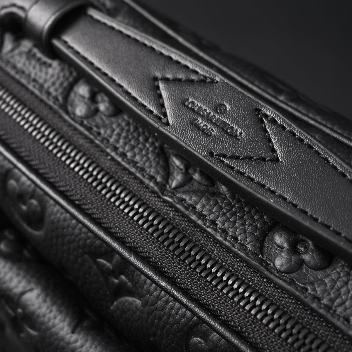 Louis Vuitton Capucines BB Top Handle Bag ¨C Black Taurillon Leather