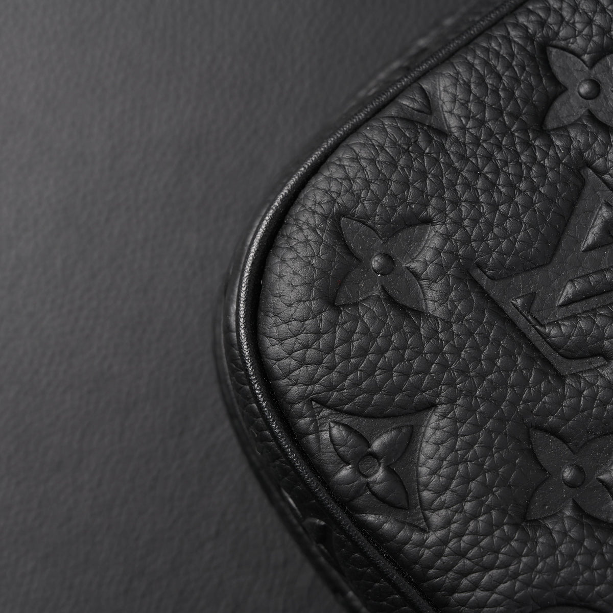 Louis Vuitton Capucines BB Top Handle Bag ¨C Black Taurillon Leather