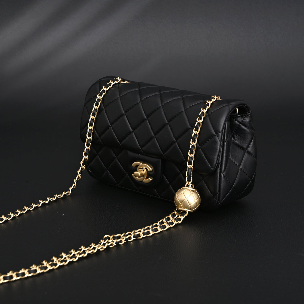 Chanel Classic Flap Mini Bag ¨C Black Quilted Lambskin with Gold-Tone Hardware