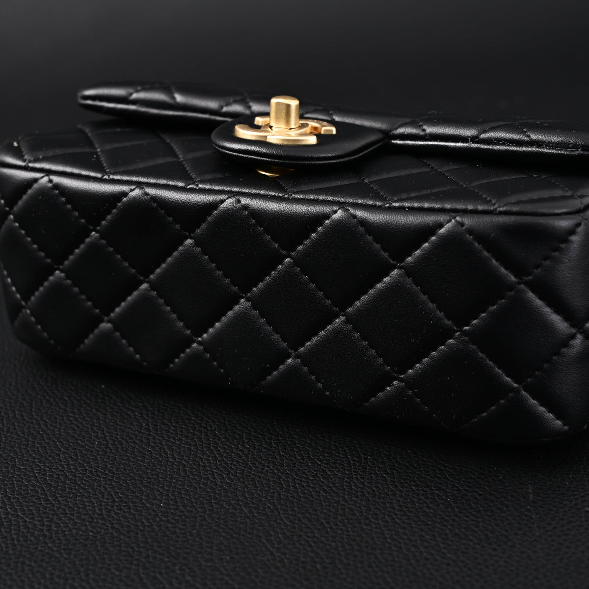 Chanel Classic Flap Mini Bag ¨C Black Quilted Lambskin with Gold-Tone Hardware