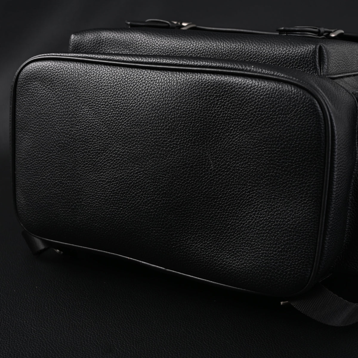 Coach Men¡¯s Leather Backpack ¨C Black Signature Canvas