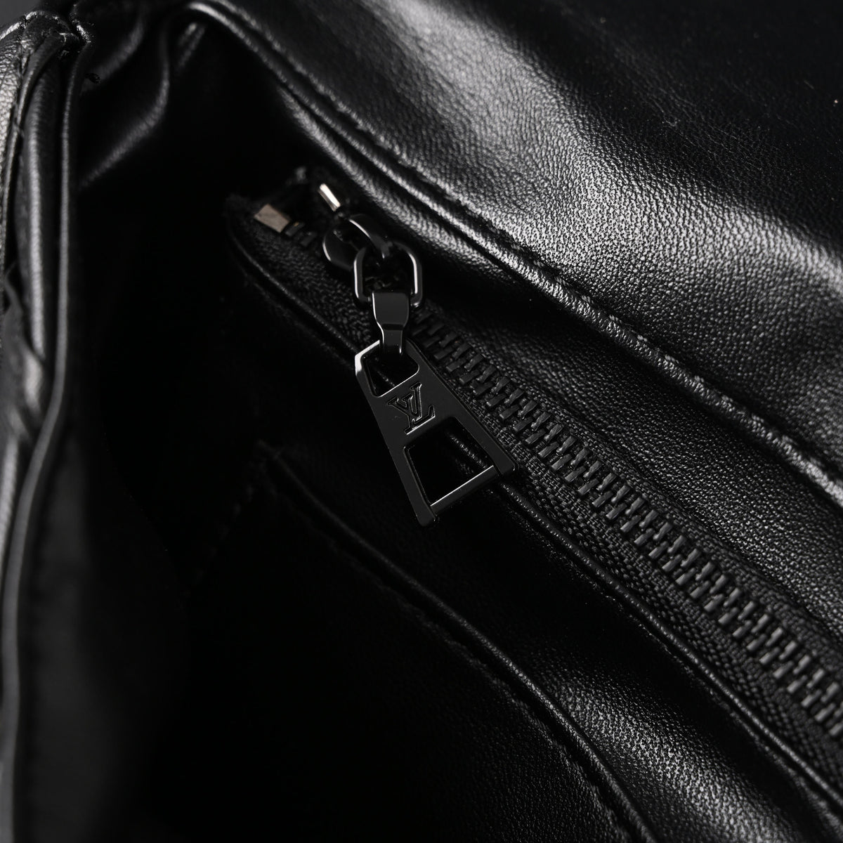 Louis Vuitton GO-14 MM Quilted Leather Chain Shoulder Bag ¨C Black