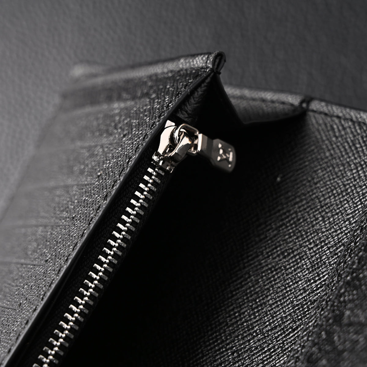 Louis Vuitton Brazza Wallet ¨C Damier Graphite Canvas Long Bifold (N62665)