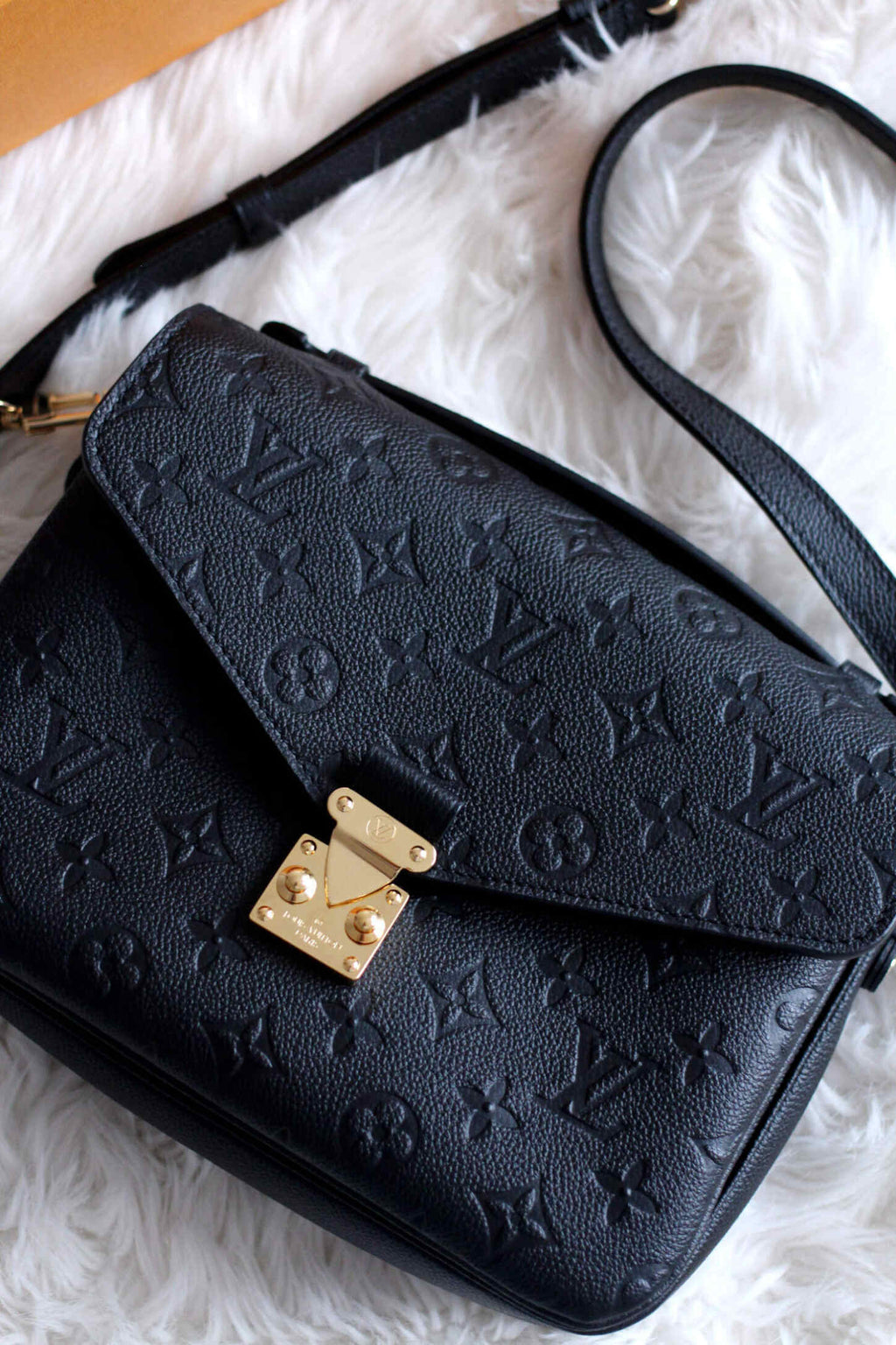 LV Pochette M¨¦tis Monogram Empreinte Leather Handle Crossbody Bag with Navy Blue Leather Trim