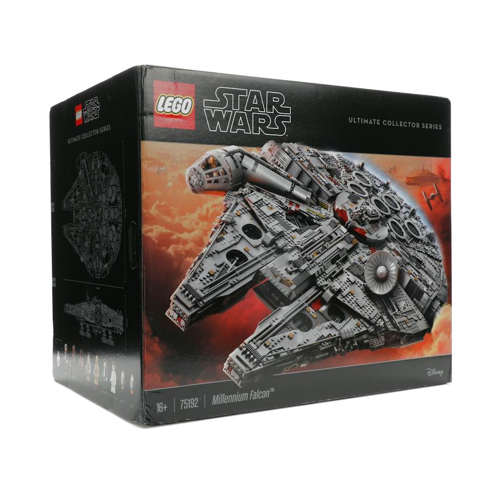 LEGO Star Wars Millennium Falcon UCS 75192 Building Set